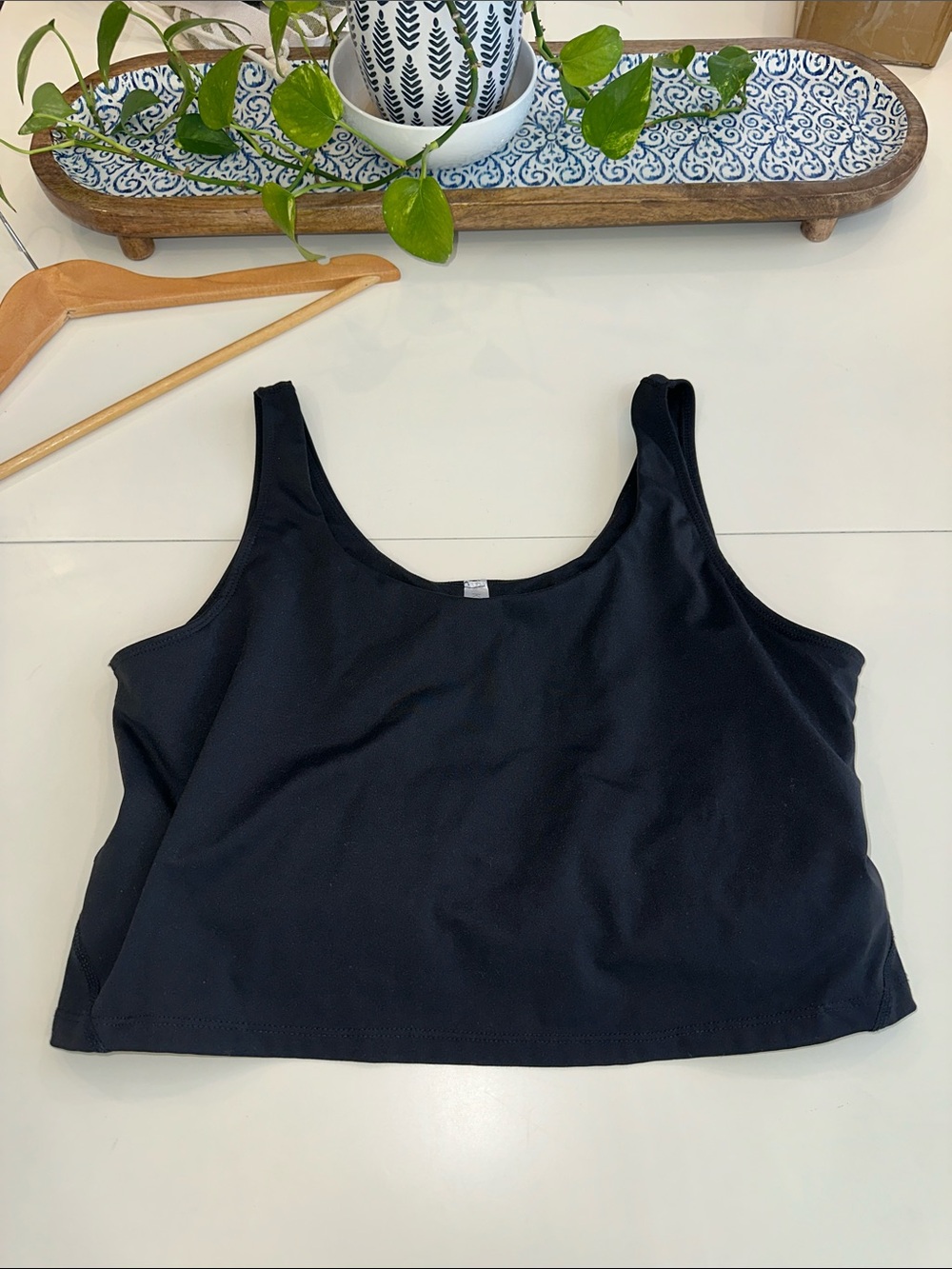 Everyday Black Crop CompressionTank Top - Scoop Neck